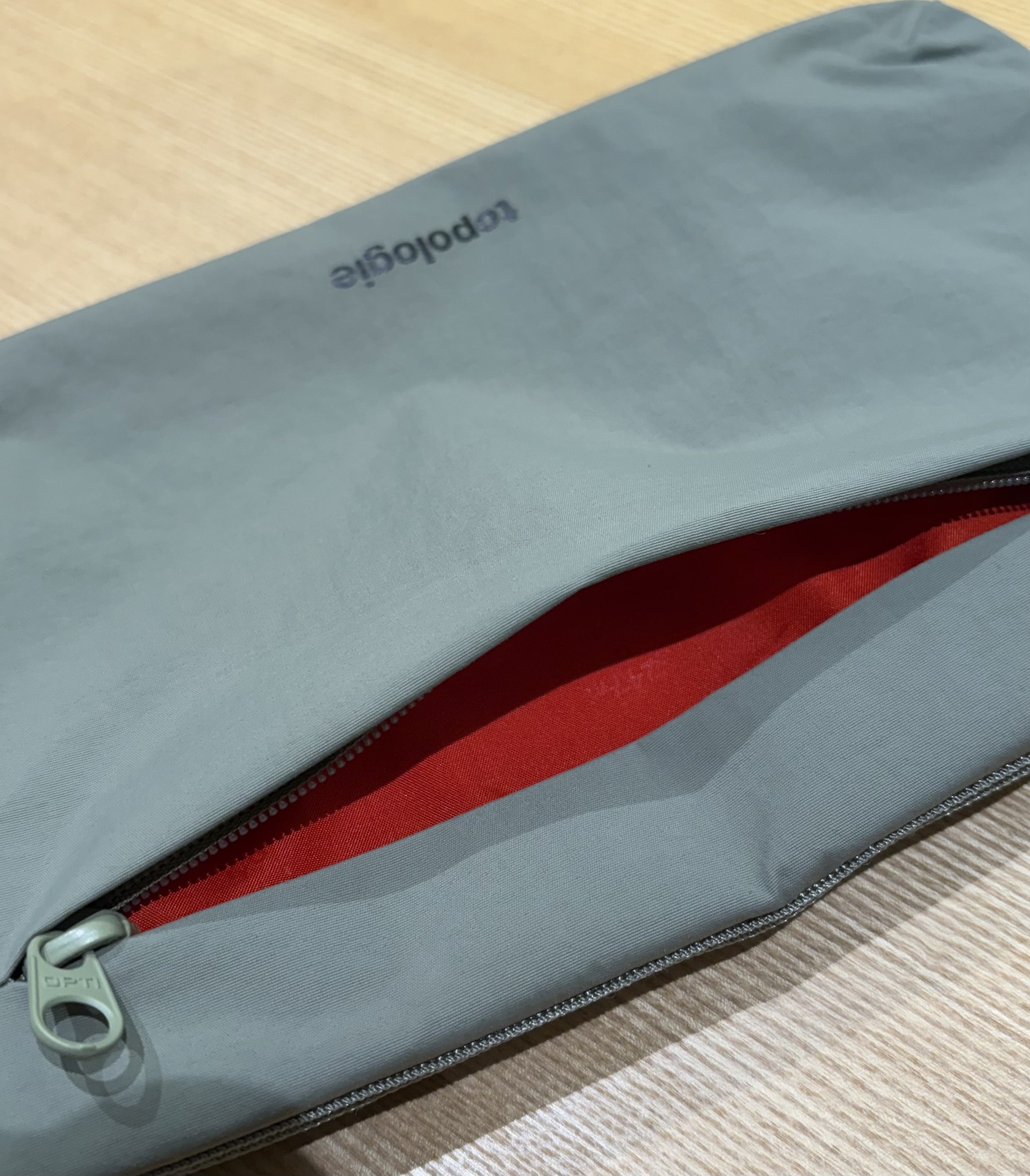 Topologie/トポロジー Flat Sacoche Small フラット サコッシュ スモール【バッグ単体】 Moss FREE