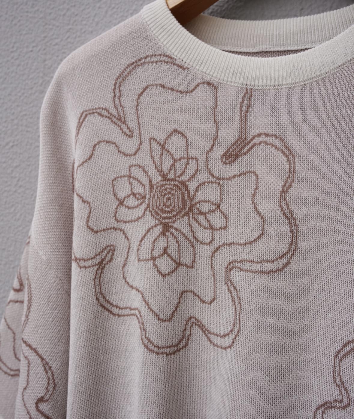 B omnivore/ビーオムニボー  RNフラワー総柄JQD クルーネックS/S ホワイト M