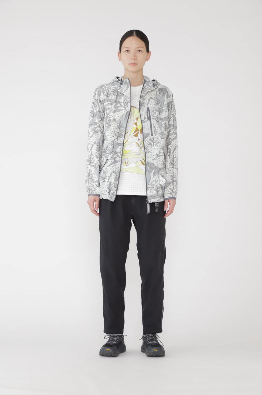 GRAMICCI × and wander brushed nylon jacket/グラミチ×アンドワンダー　ブラッシュドナイロンジャケット グレー M