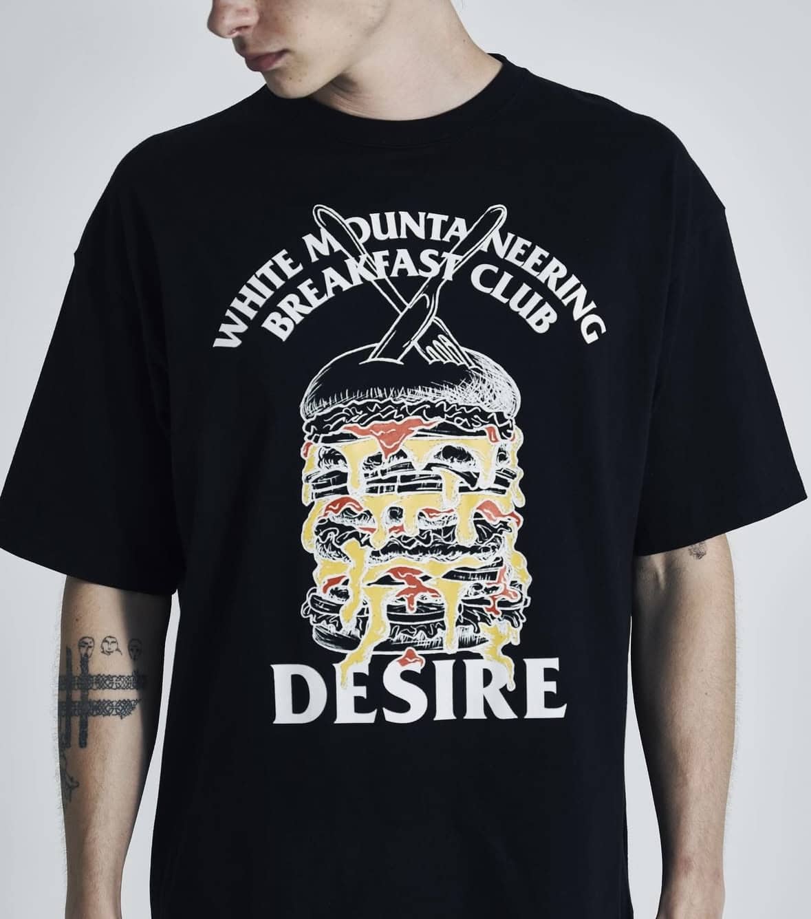 White Mountaineering/ホワイトマウンテニアリング/W.M.B.C. BREAKFAST CLUB T-SHIRT BLACK 1