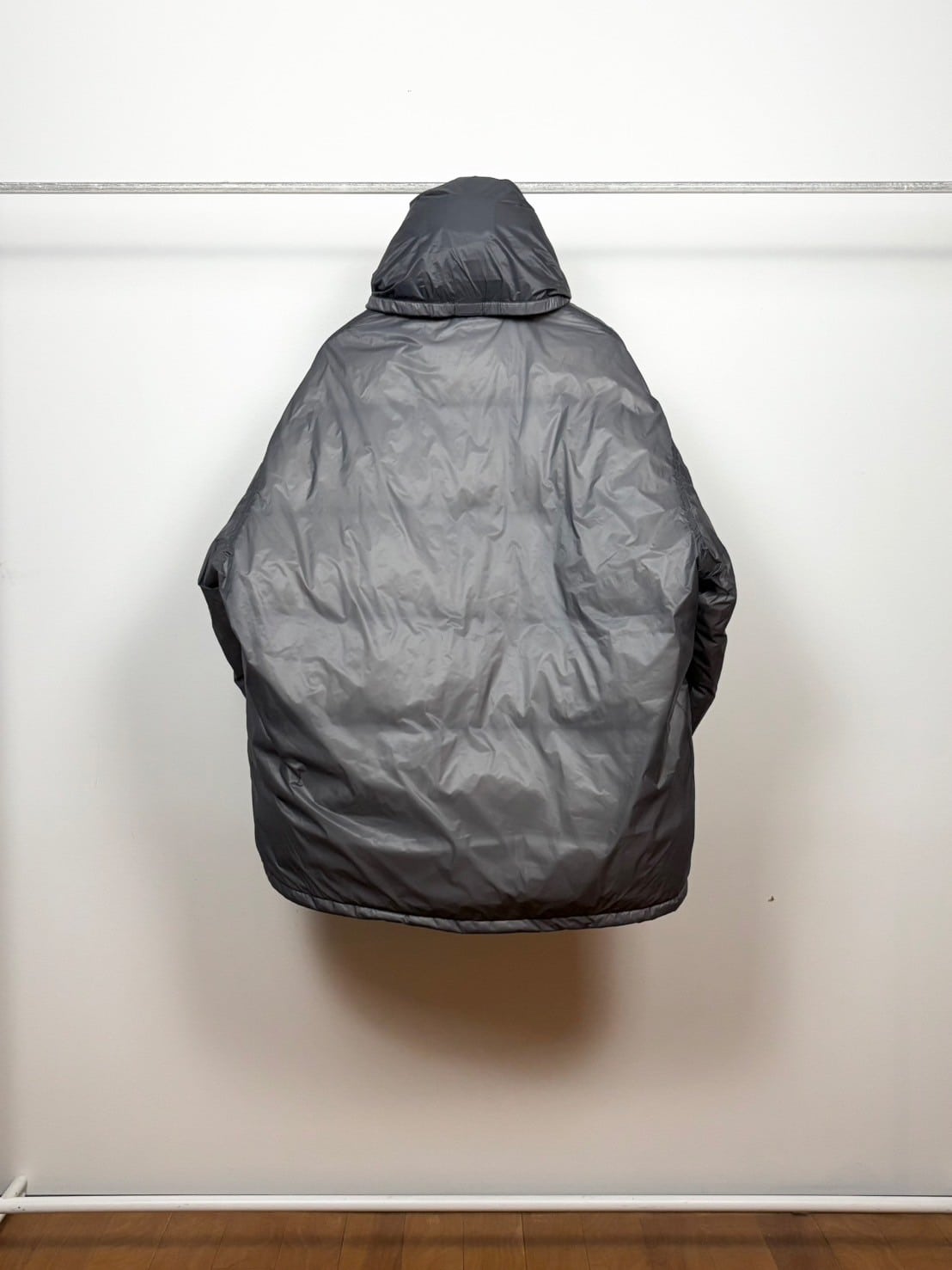 is-ness×Y(dot) BY NORDISK/イズネス×ワイドットバイノルディスク/DOWN PUFFER JACKET CHARCOAL M