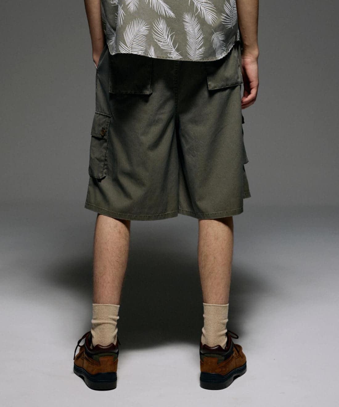 B omnivore/ビーオムニボー/PIGMENT WIND CLOTH W CARGO SHORTS  カーゴショーツ オリーブ M