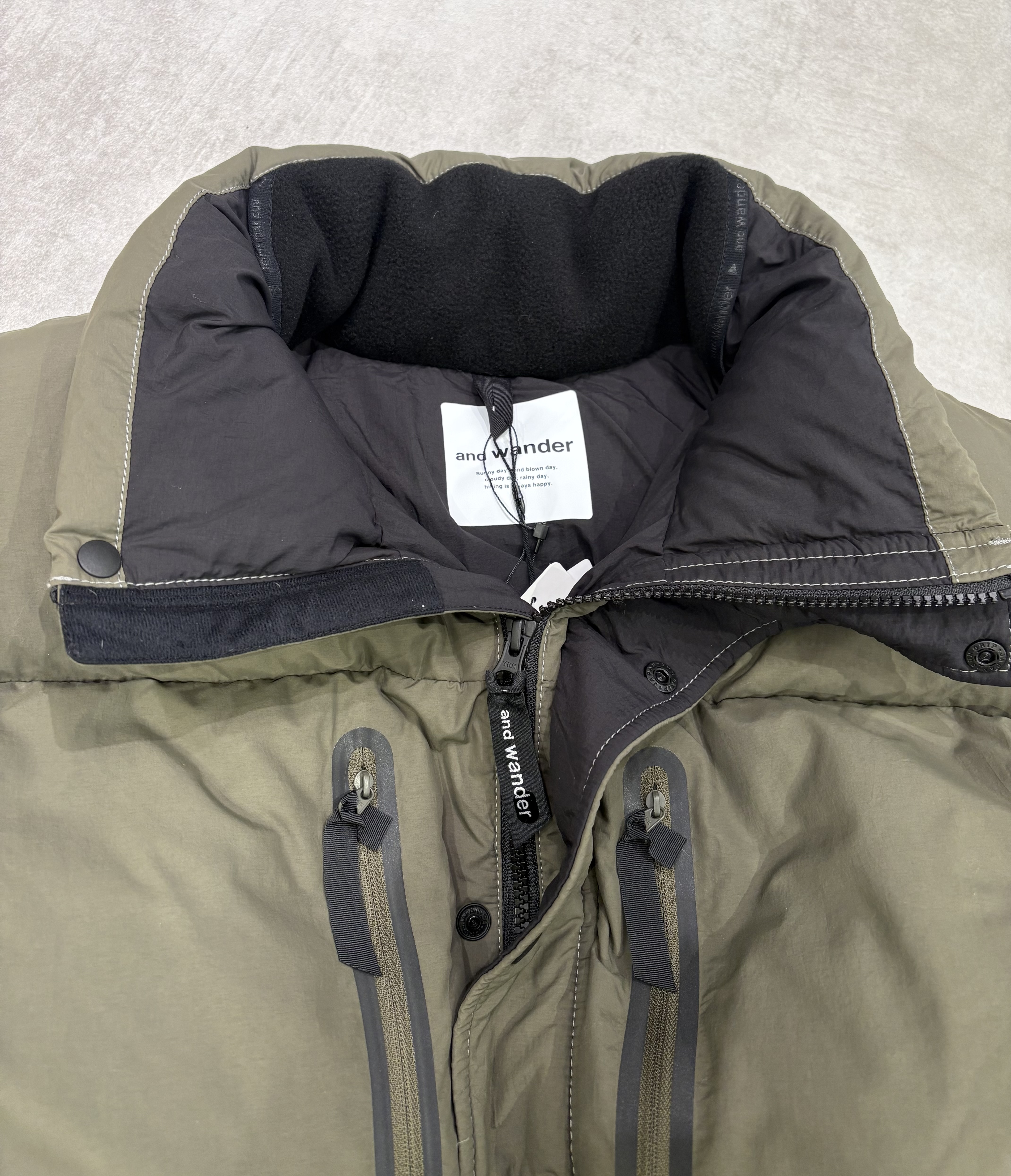 and wander/アンドワンダー/puffer down jacket　パファーダウンジャケット カーキ M