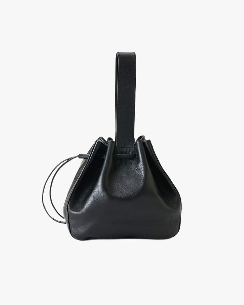 ONE.  ONE HANDLE LEATHER HAND BAG -BLACK- BLACK ONE SIZE