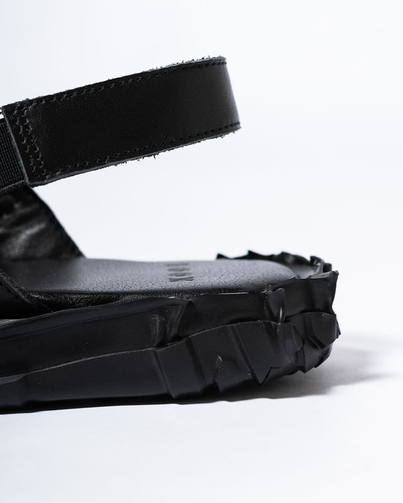 KOOI  X MONK LEATHER SANDAL -BLACK- BLACK 41