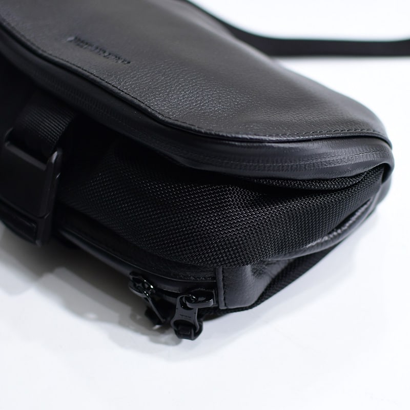 BROSKI AND SUPPLY  ADJUST MULTI WALLET SHOULDER BLACK ONE SIZE