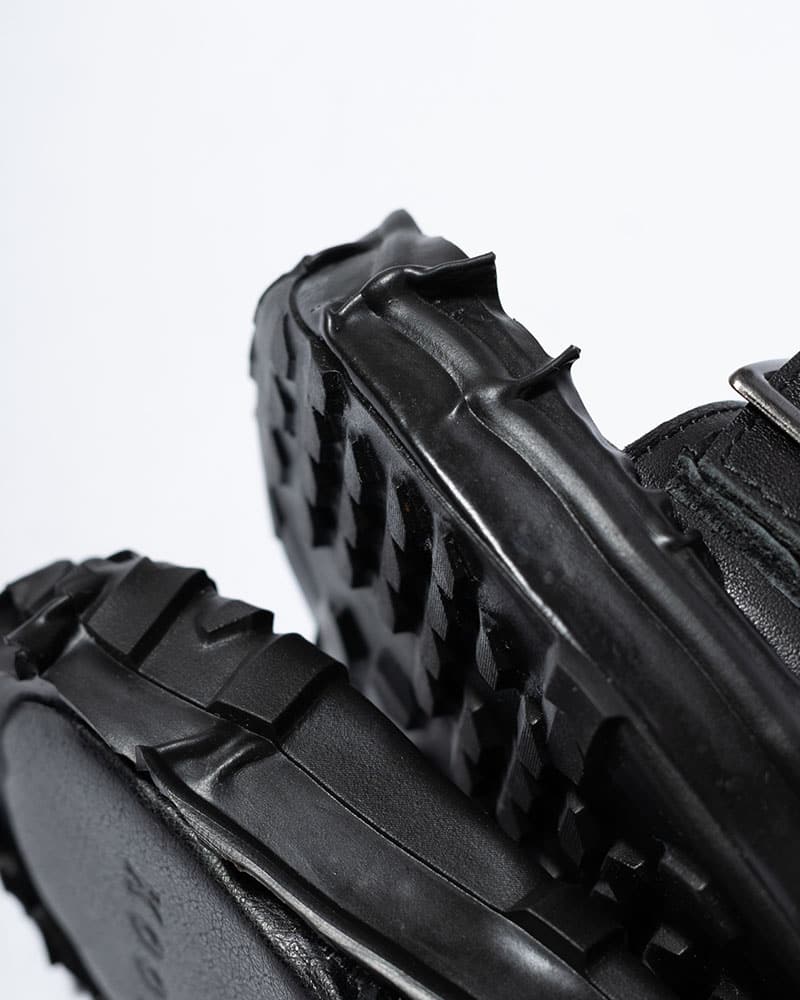 KOOI  X MONK LEATHER SANDAL -BLACK- BLACK 41
