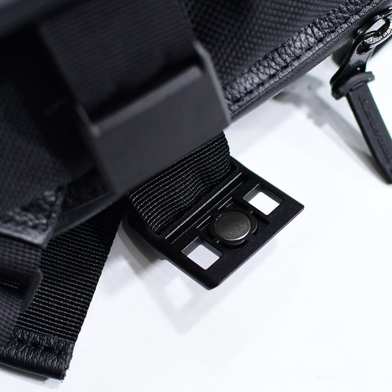 BROSKI AND SUPPLY  ADJUST MULTI WALLET SHOULDER BLACK ONE SIZE