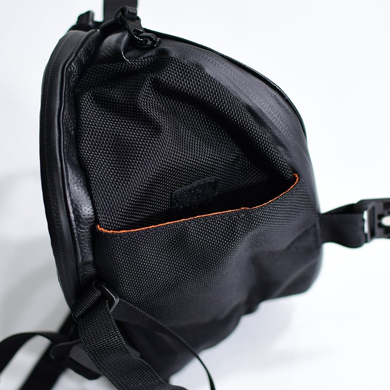 BROSKI AND SUPPLY  ADJUST MULTI WALLET SHOULDER BLACK ONE SIZE