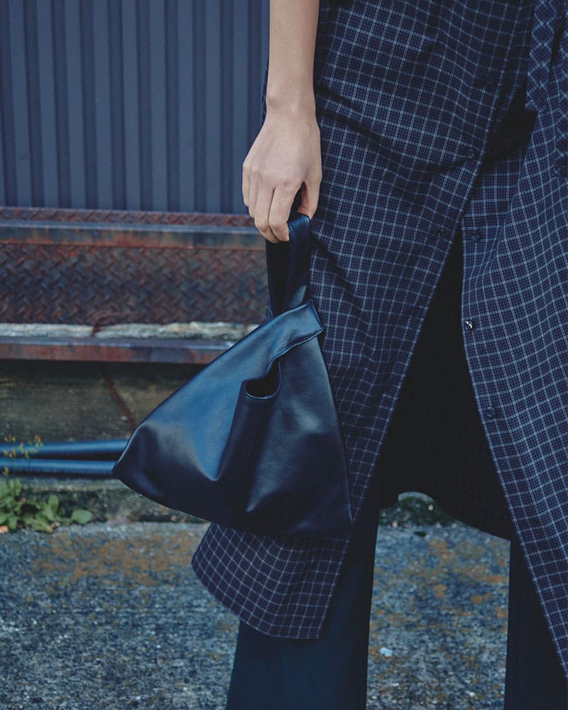 ONE.  SHOPPING LEATHER HAND BAG -BLACK- BLACK ONE SIZE