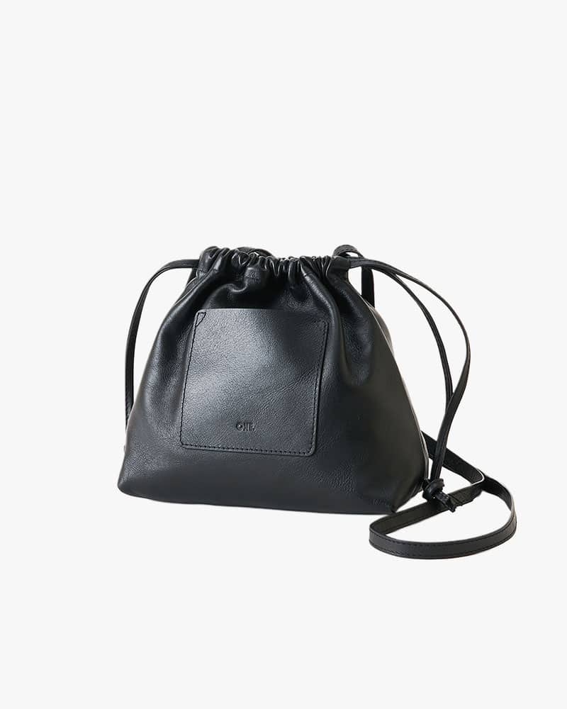 ONE.  LEATHER KINCHAKU SHOULDER BAG -BLACK- BLACK ONE SIZE