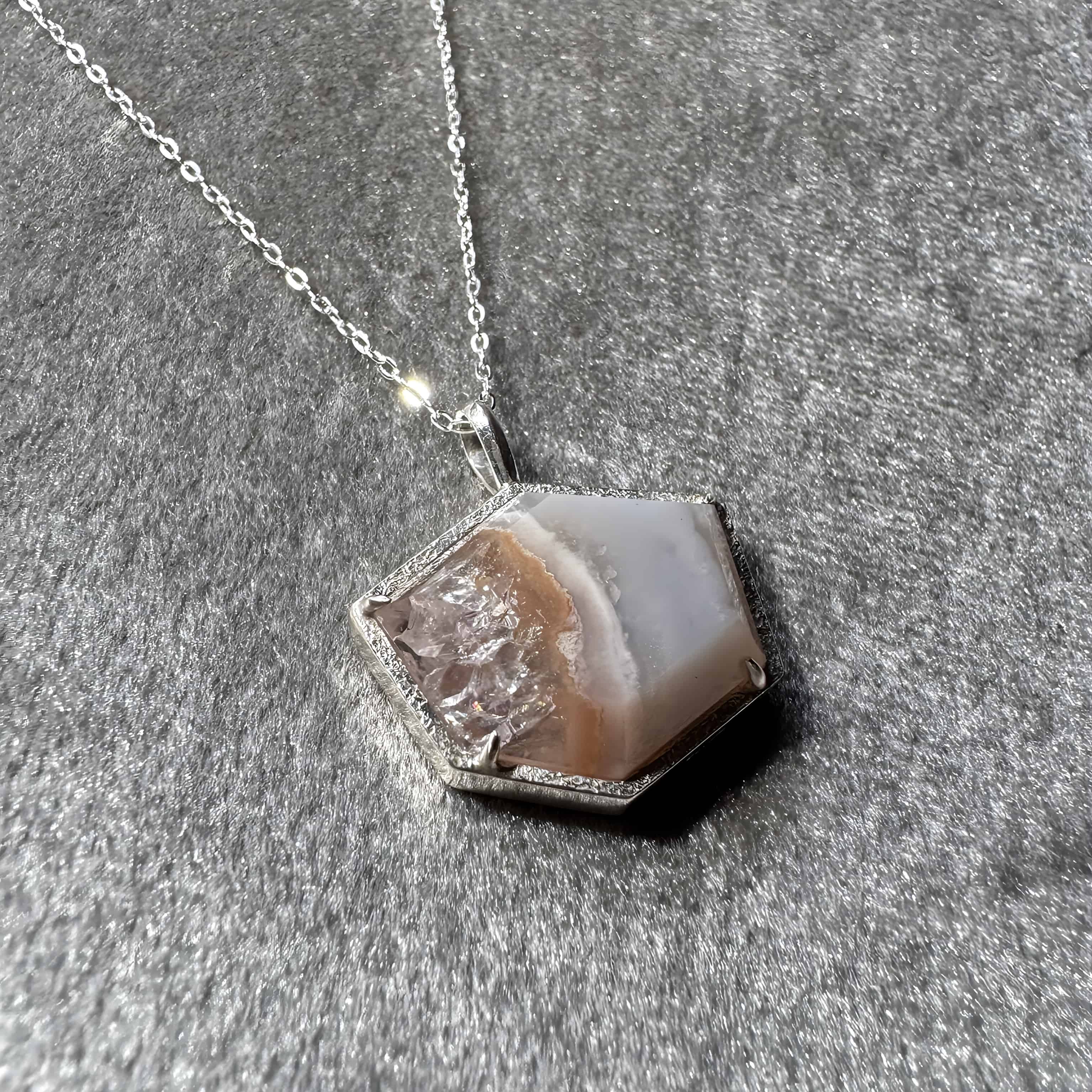 結晶メノウ <ペンダント>