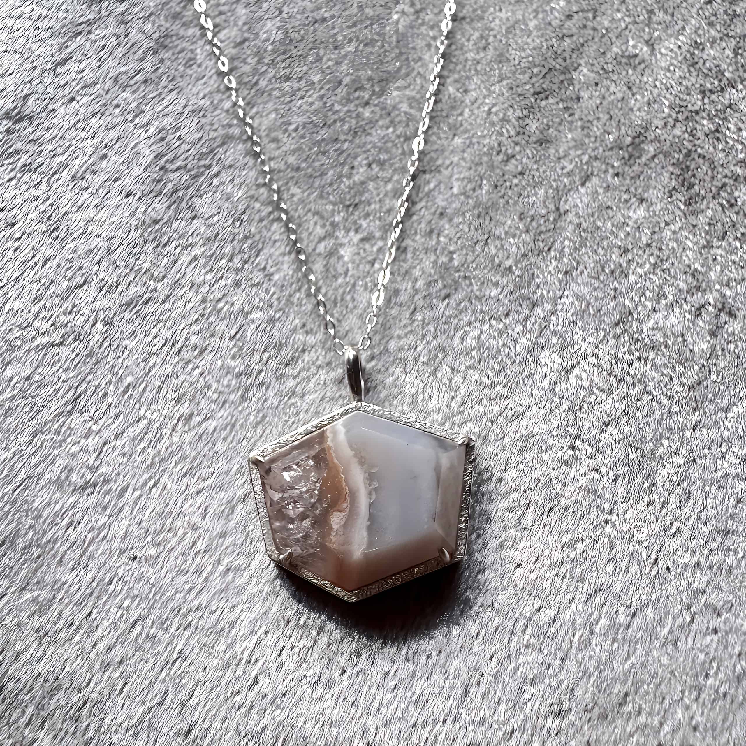 結晶メノウ <ペンダント>