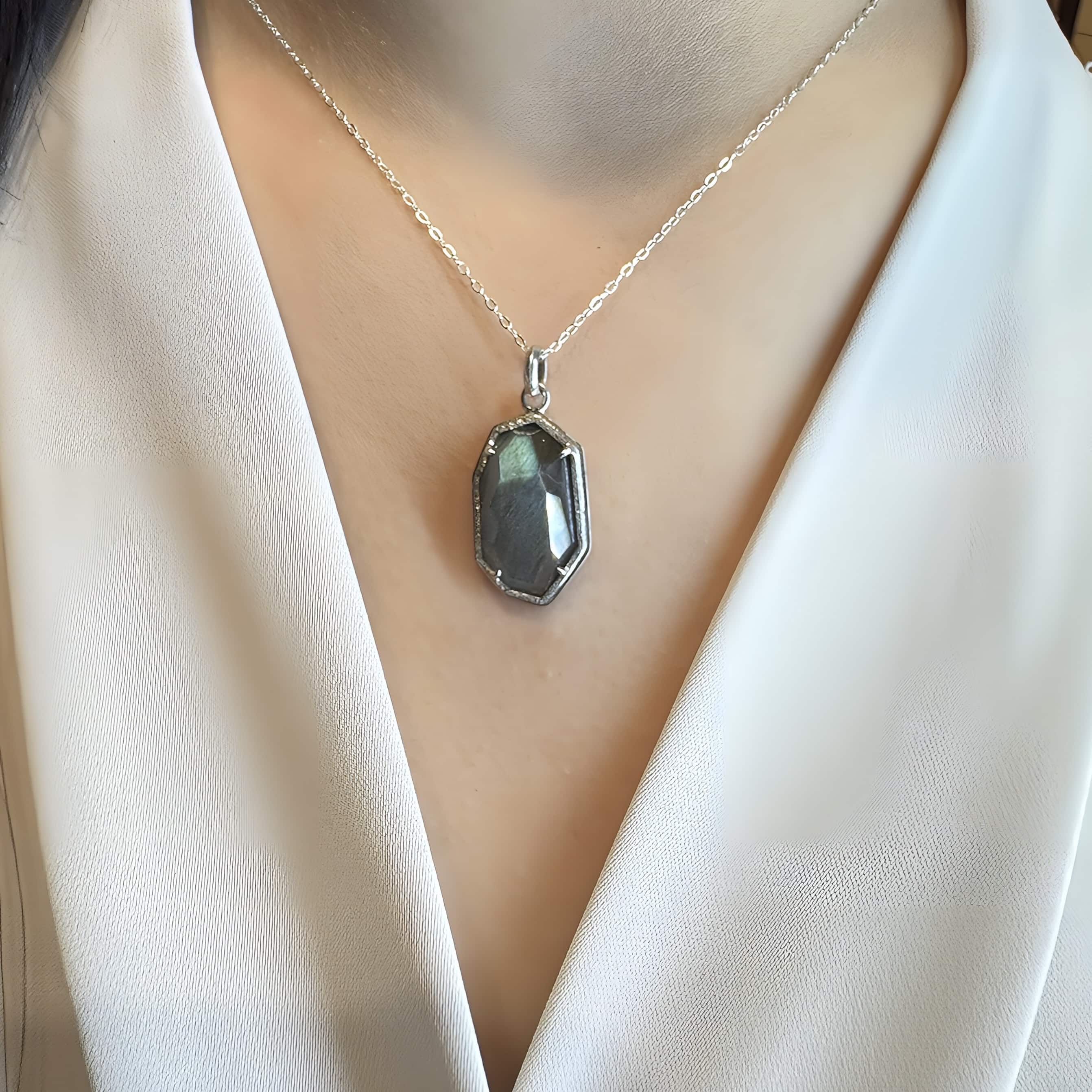 ラブラドライト <ペンダント>