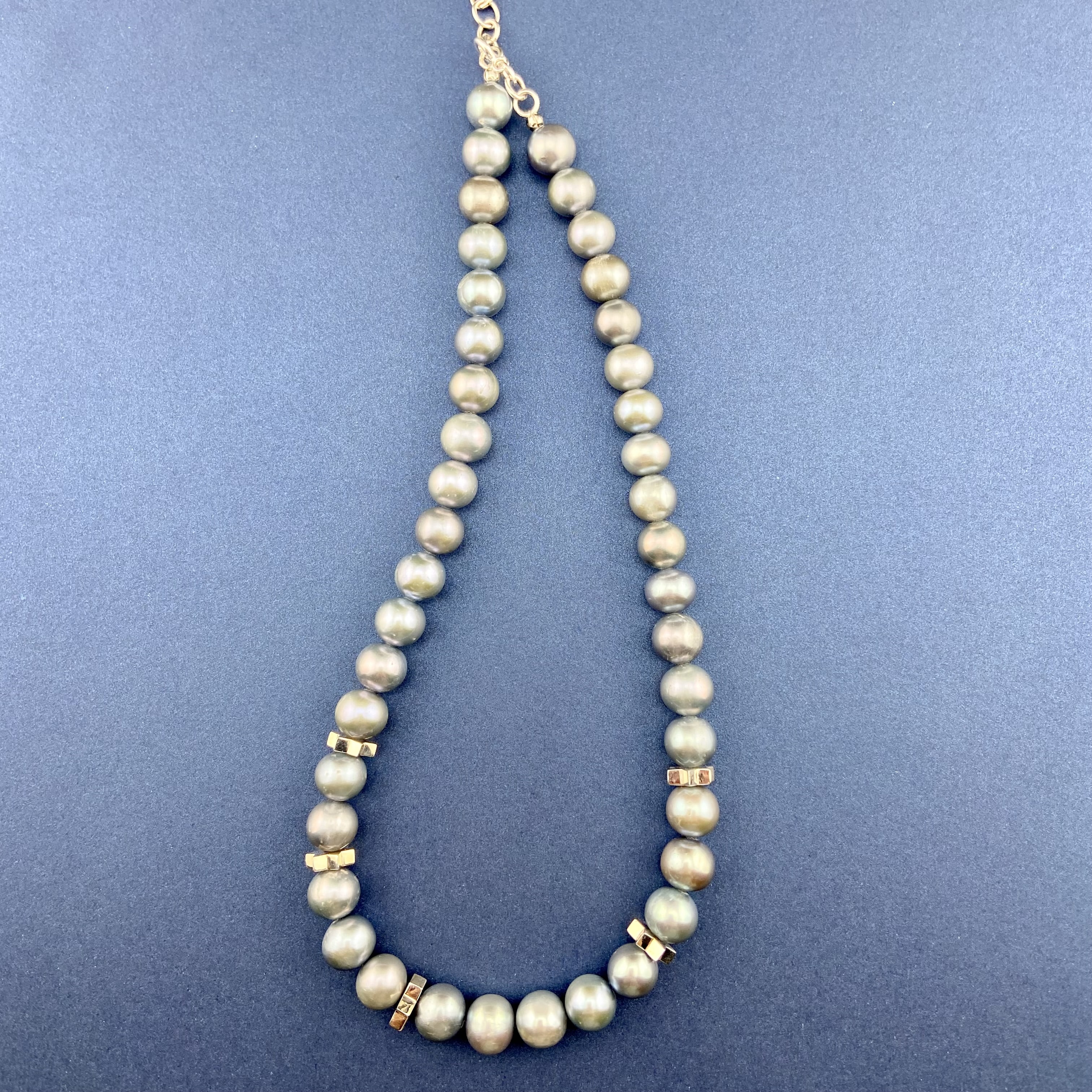 グレー淡水パールネックレス