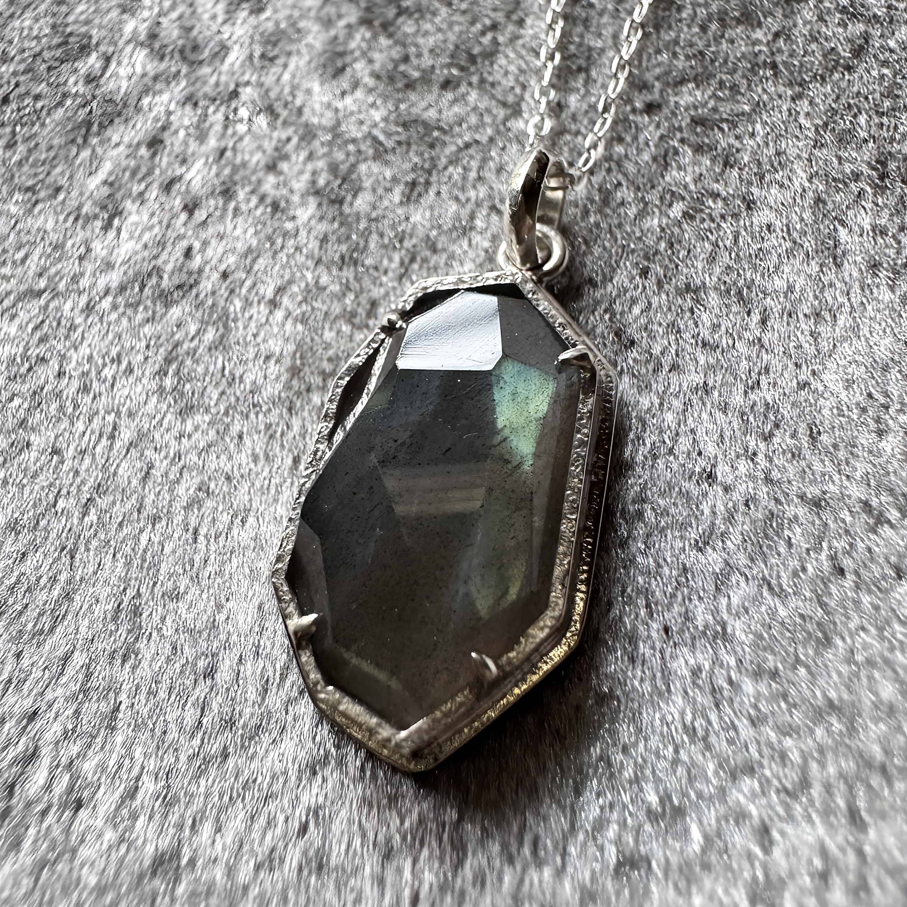 ラブラドライト <ペンダント>