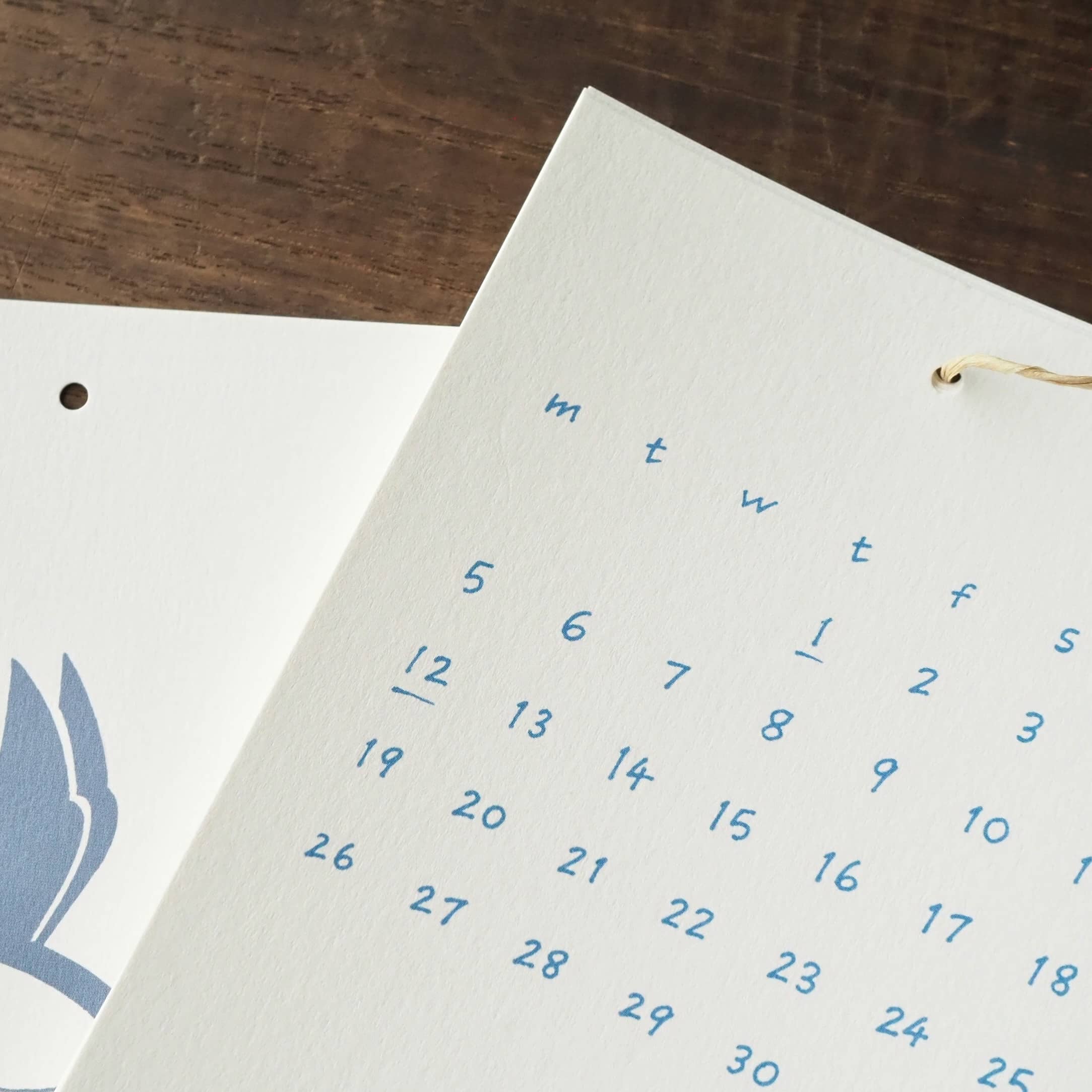 祝日には印が入っています。