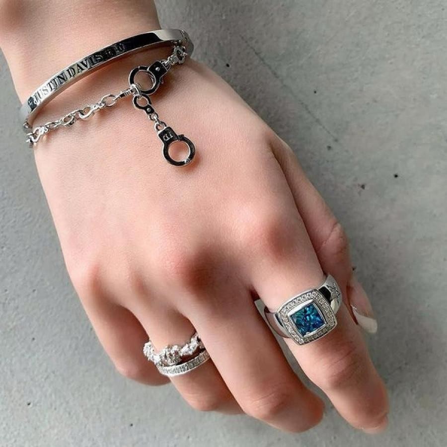 TINY LOVE CUFF ブレスレット GOLDFINISH M