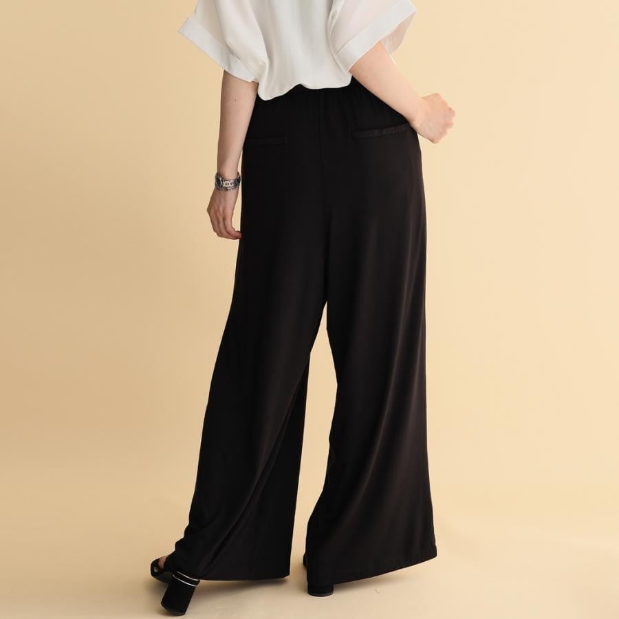 うるすべシリーズのワイドパンツ 黒 F