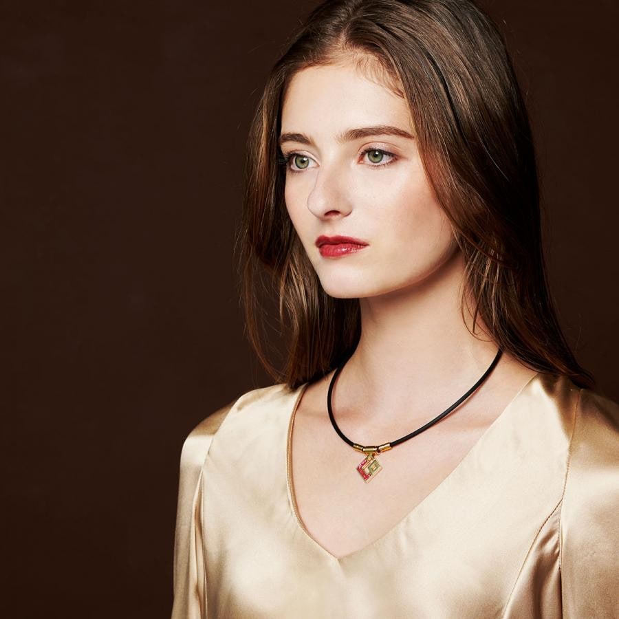 ◆Colantotte コラントッテ  コラントッテ TAO ネックレス スリム AURA mini GDWH Lサイズ ネックレス 磁気ネックレス 医療機器（医療機器認証番号 230AGBZX00077000） 首・肩の血行改善、首のコリ・肩コリに効く 国内正規品【送料無料 北海道/沖縄/離島を除く】 シャンパンゴールド×ホワイトラメ L