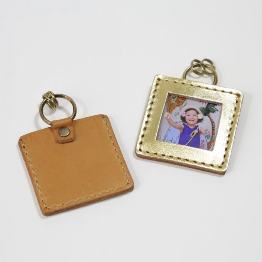 ◆12時までのご注文で即日出荷！◆  monogram  ましかくレザーミニフォトフレーム （キーホルダー）　シルバー シルバー