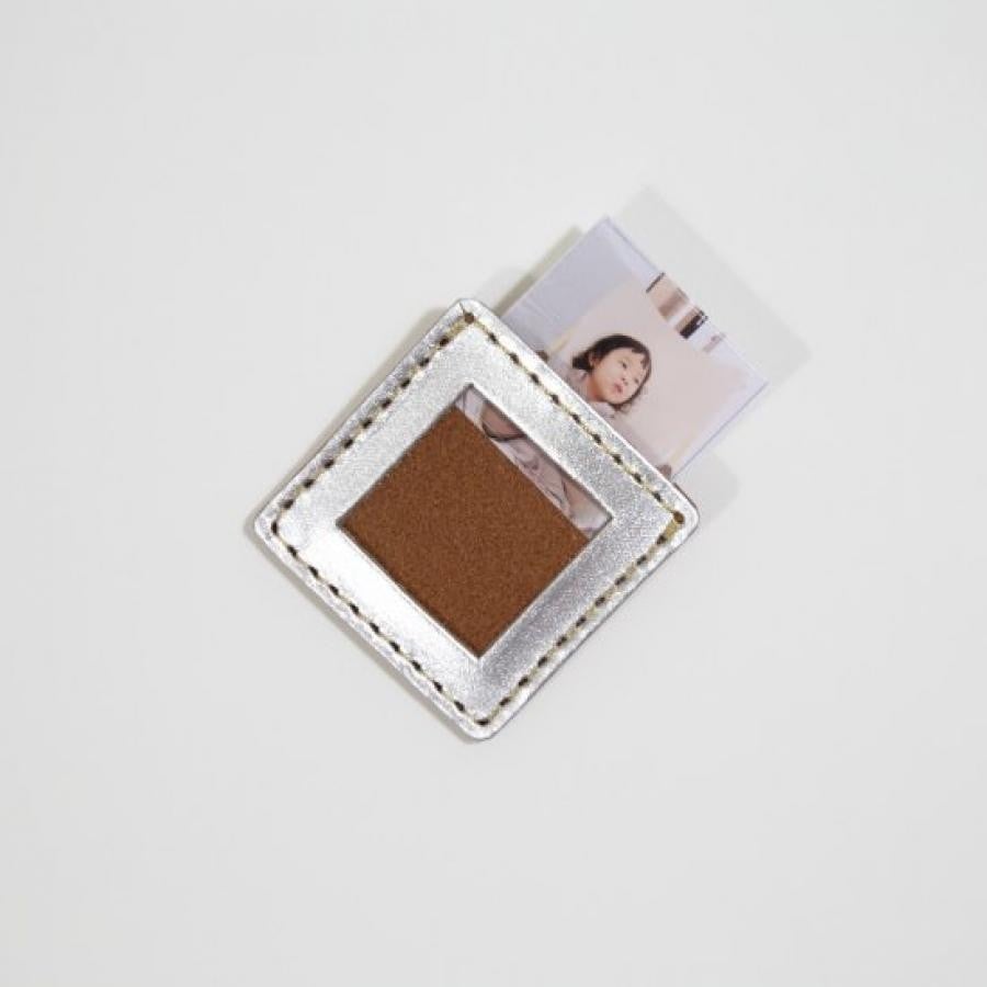 ◆12時までのご注文で即日出荷！◆  monogram  ましかくレザーミニフォトフレーム （キーホルダー）　シルバー シルバー