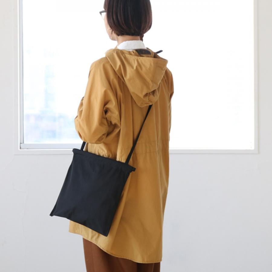 Drawstring bag with strap ブラック / formuniform 49 ブラック
