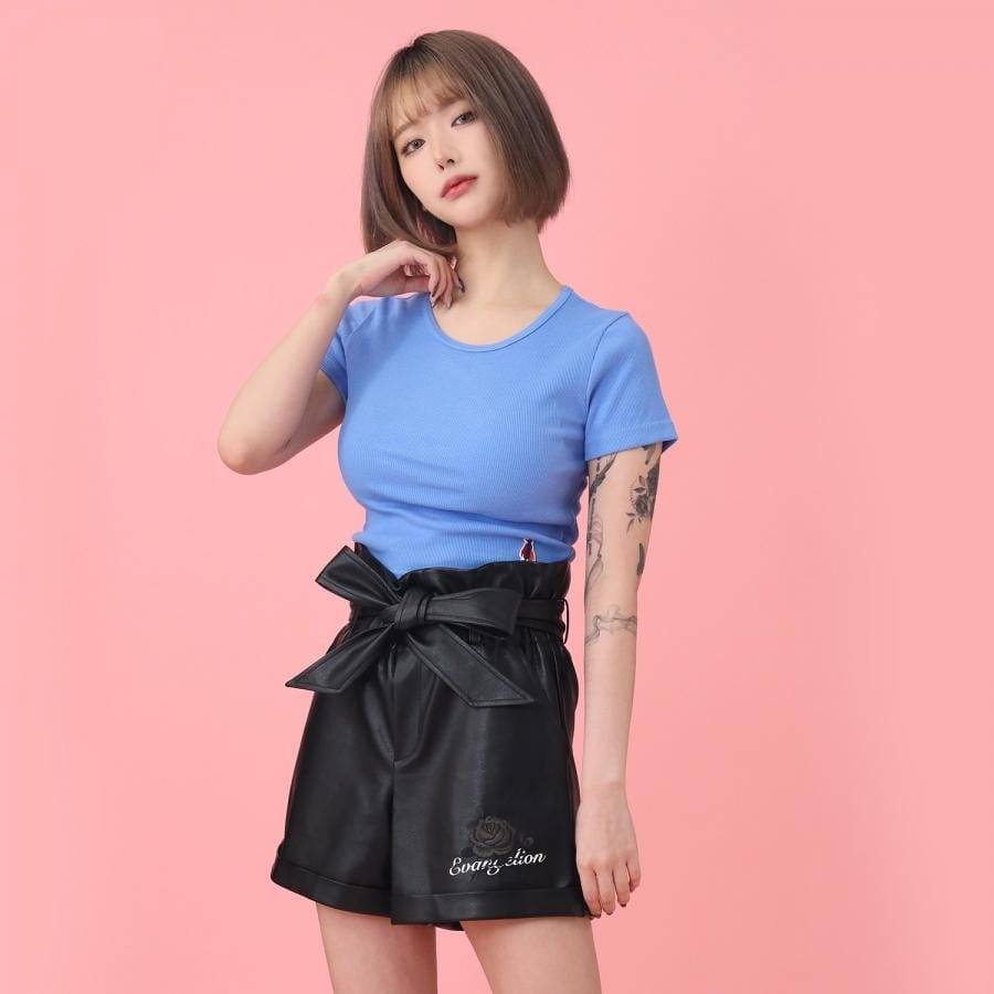 EVA-01 Flower Embroidery Vegan Leather Bermuda Shorts (BLACK) BLACK S