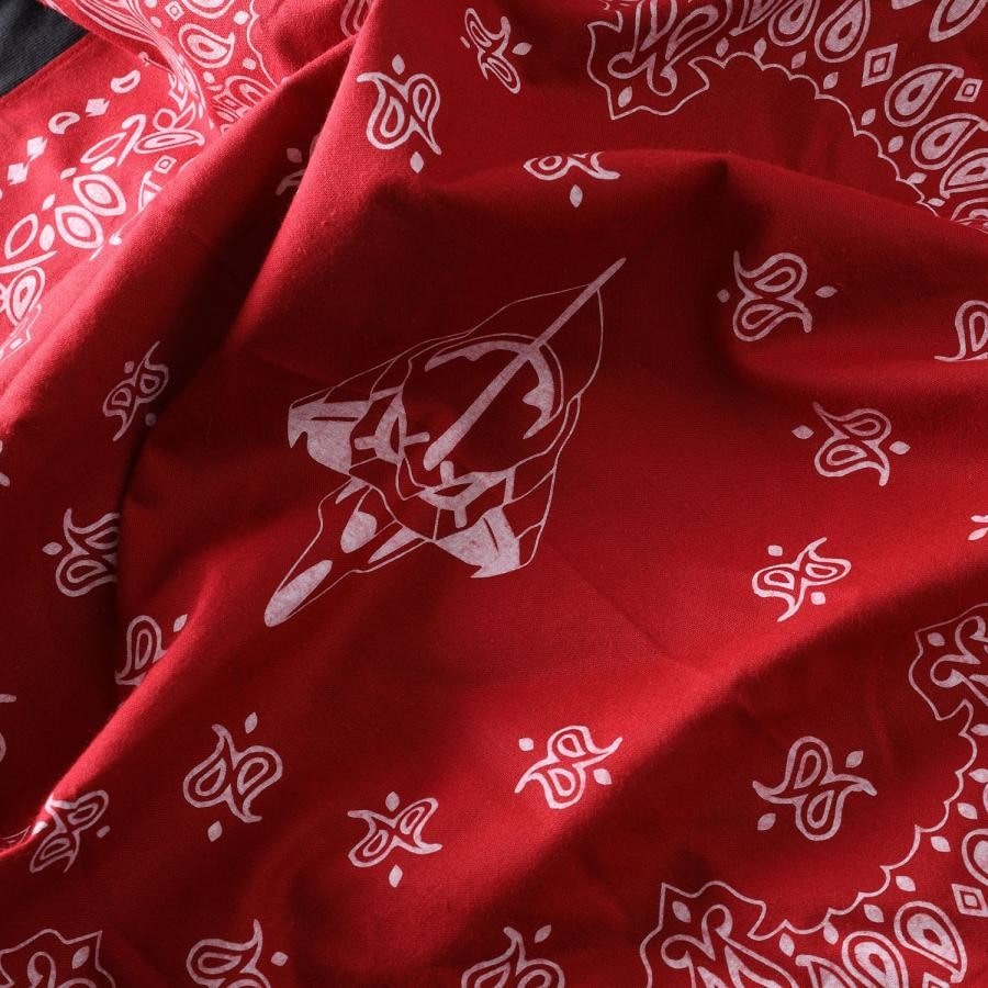 EVA-01 PAISLEYS BANDANNA T-Shirt (CHACOAL×RED)