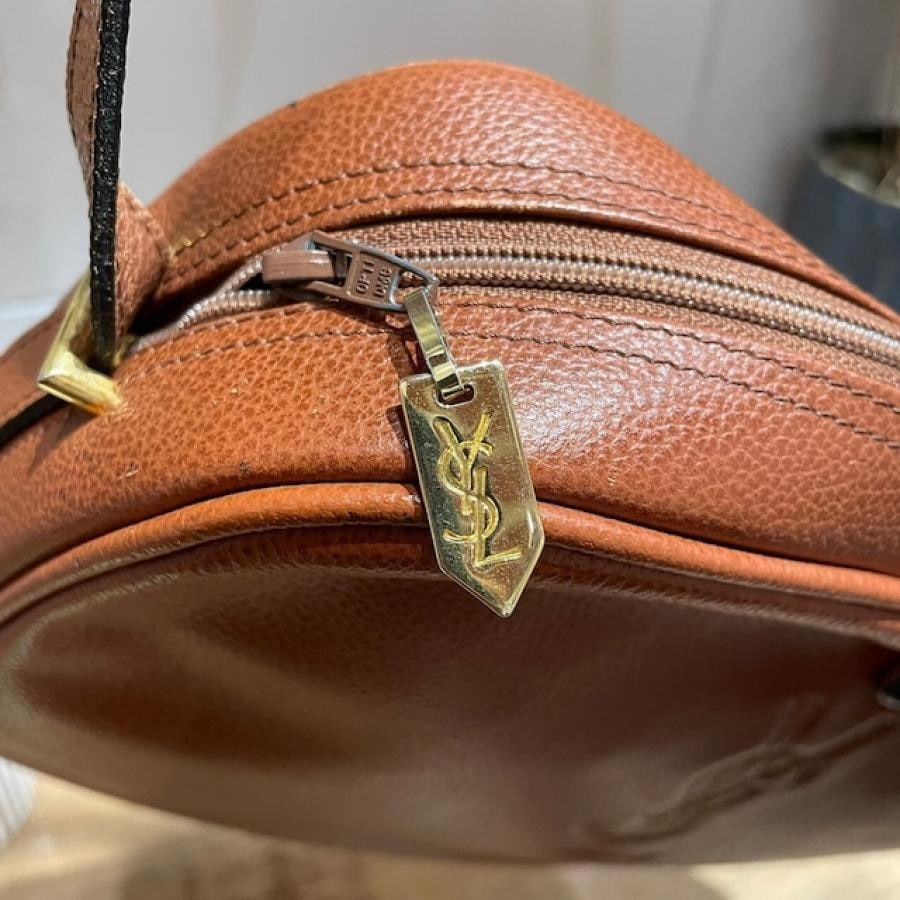 vintage YVES SAINT LAURENT(イヴ・サンローラン）ショルダーバッグ