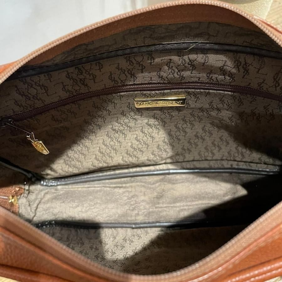 vintage YVES SAINT LAURENT(イヴ・サンローラン）ショルダーバッグ