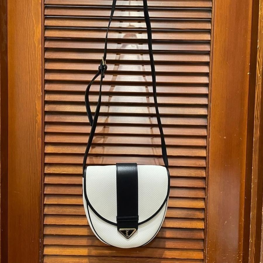 vintage YVES SAINT LAURENT(イヴ・サンローラン）ショルダーバッグ