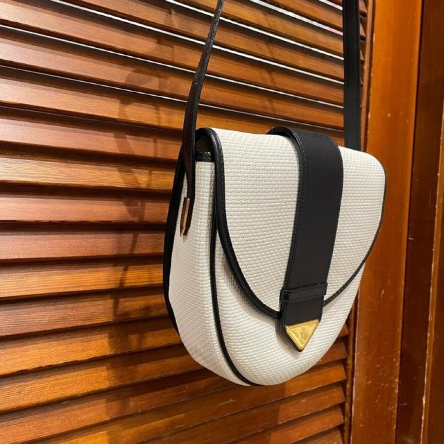 vintage YVES SAINT LAURENT(イヴ・サンローラン）ショルダーバッグ