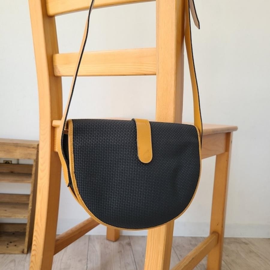 vintage YVES SAINT LAURENT(イヴ・サンローラン）ショルダーバッグ