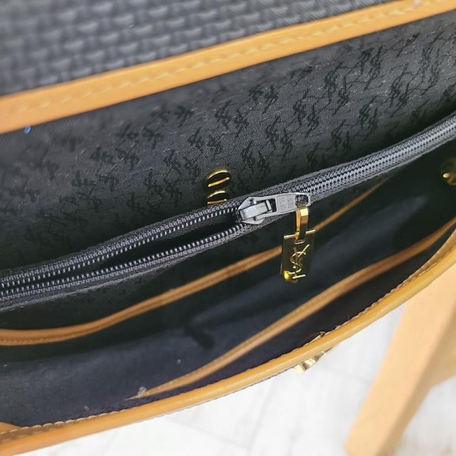 vintage YVES SAINT LAURENT(イヴ・サンローラン）ショルダーバッグ