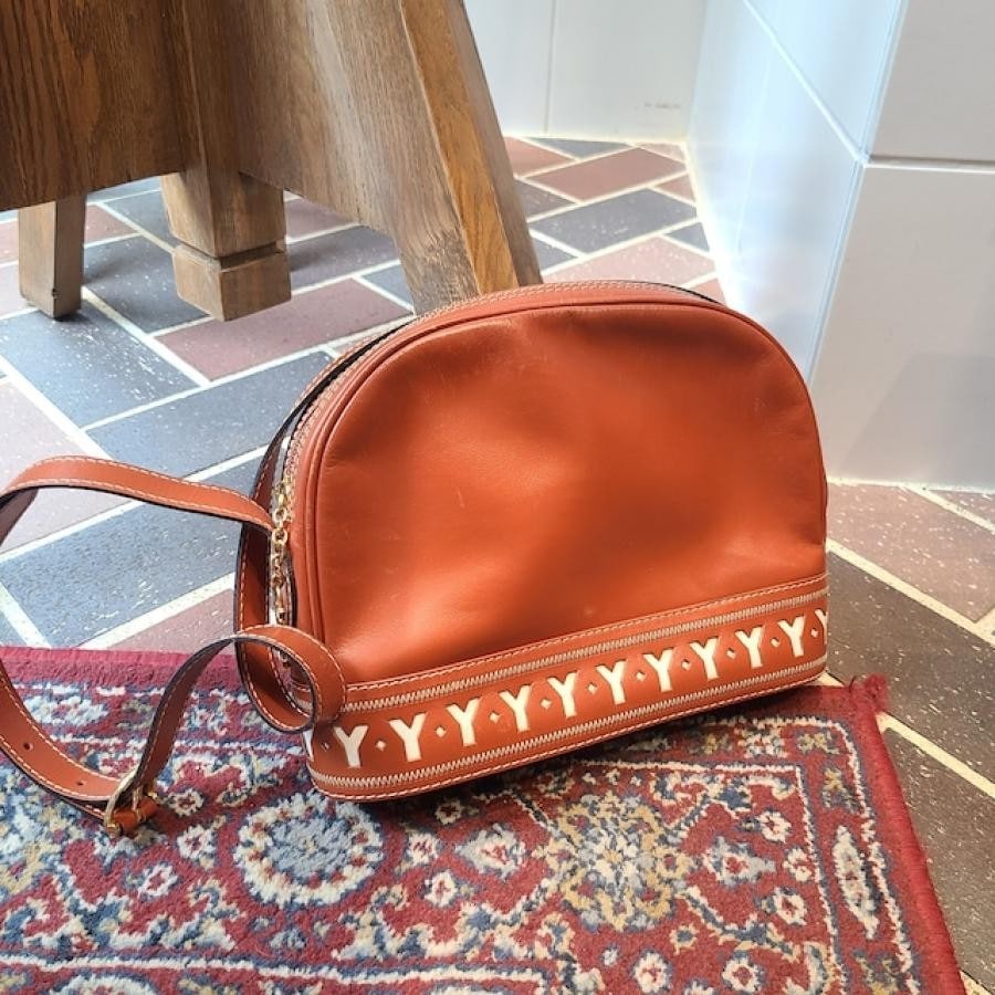 vintage YVES SAINT LAURENT(イヴ・サンローラン）ショルダーバッグ