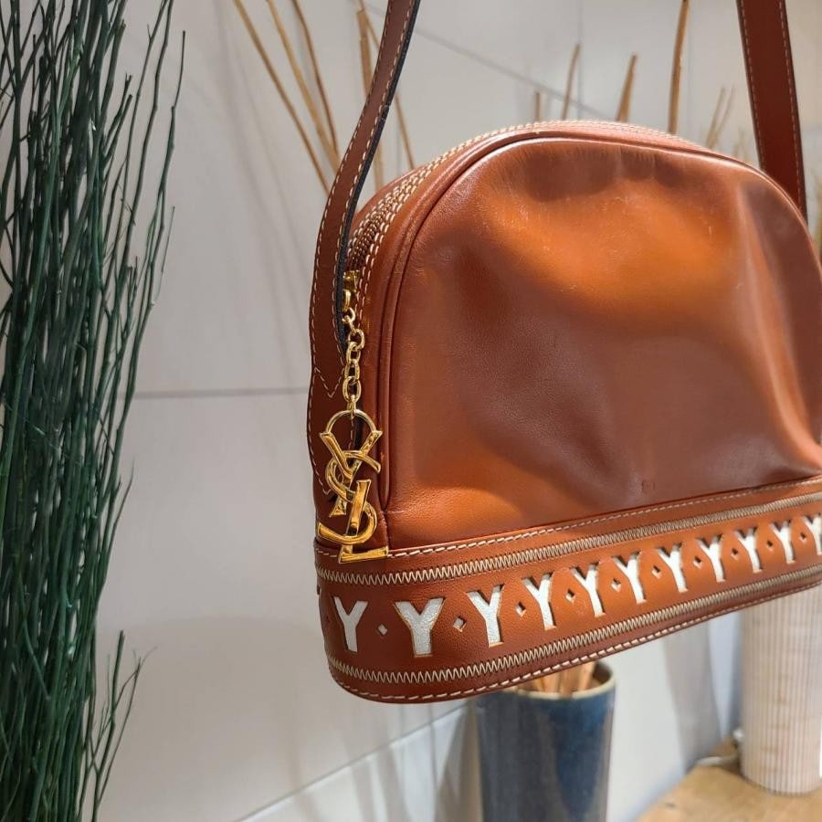 vintage YVES SAINT LAURENT(イヴ・サンローラン）ショルダーバッグ