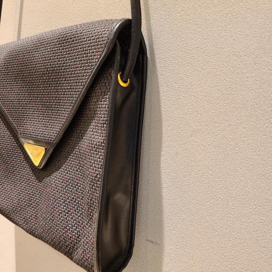 vintage YVES SAINT LAURENT(イヴ・サンローラン）ショルダーバッグ