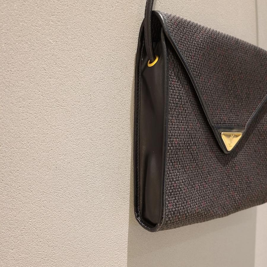 vintage YVES SAINT LAURENT(イヴ・サンローラン）ショルダーバッグ