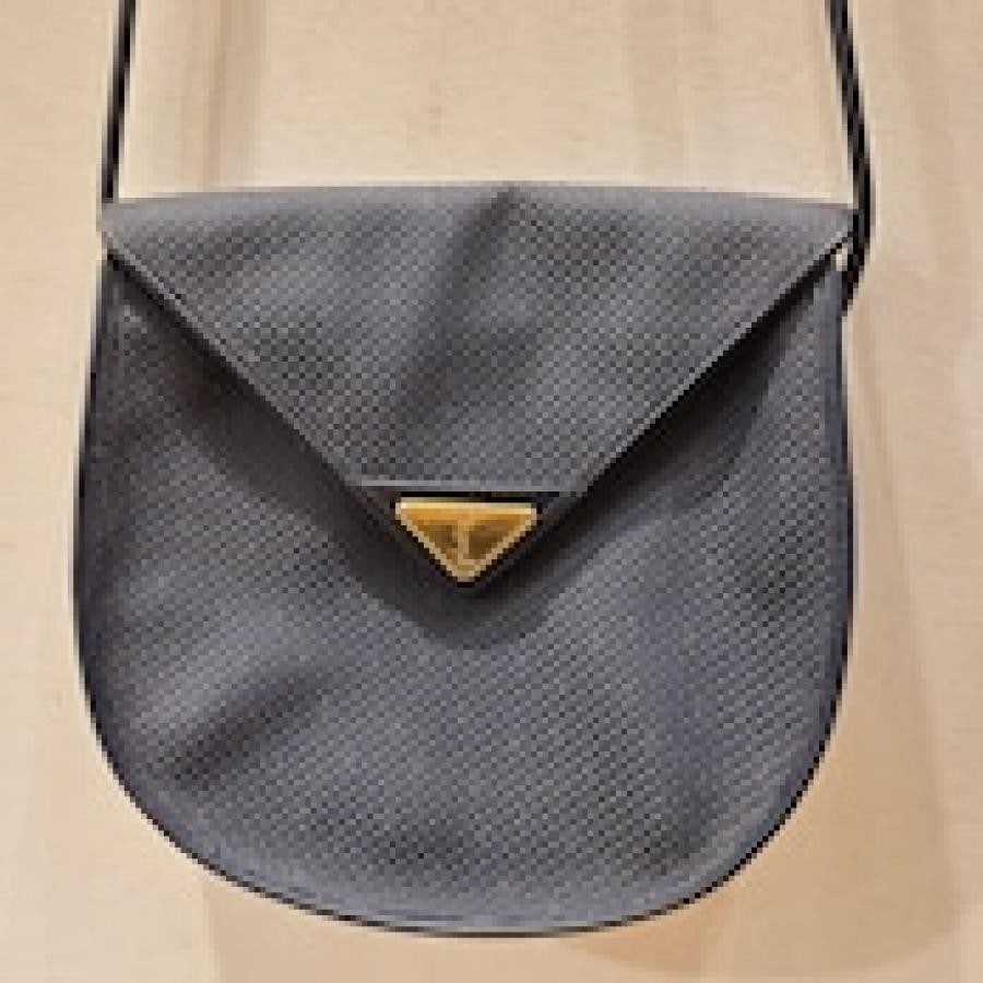 vintage YVES SAINT LAURENT(イヴ・サンローラン）ショルダーバッグ