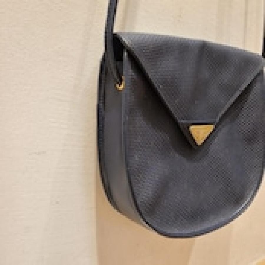 vintage YVES SAINT LAURENT(イヴ・サンローラン）ショルダーバッグ
