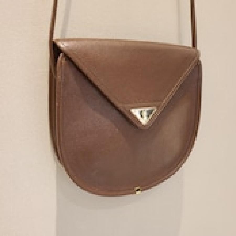 vintage YVES SAINT LAURENT 〈ヴィンテージ イヴ・サンローラン〉ショルダーバッグ