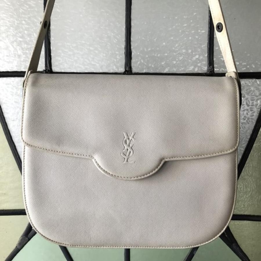 vintage YVES SAINT LAURENT(イヴ・サンローラン）ショルダーバッグ