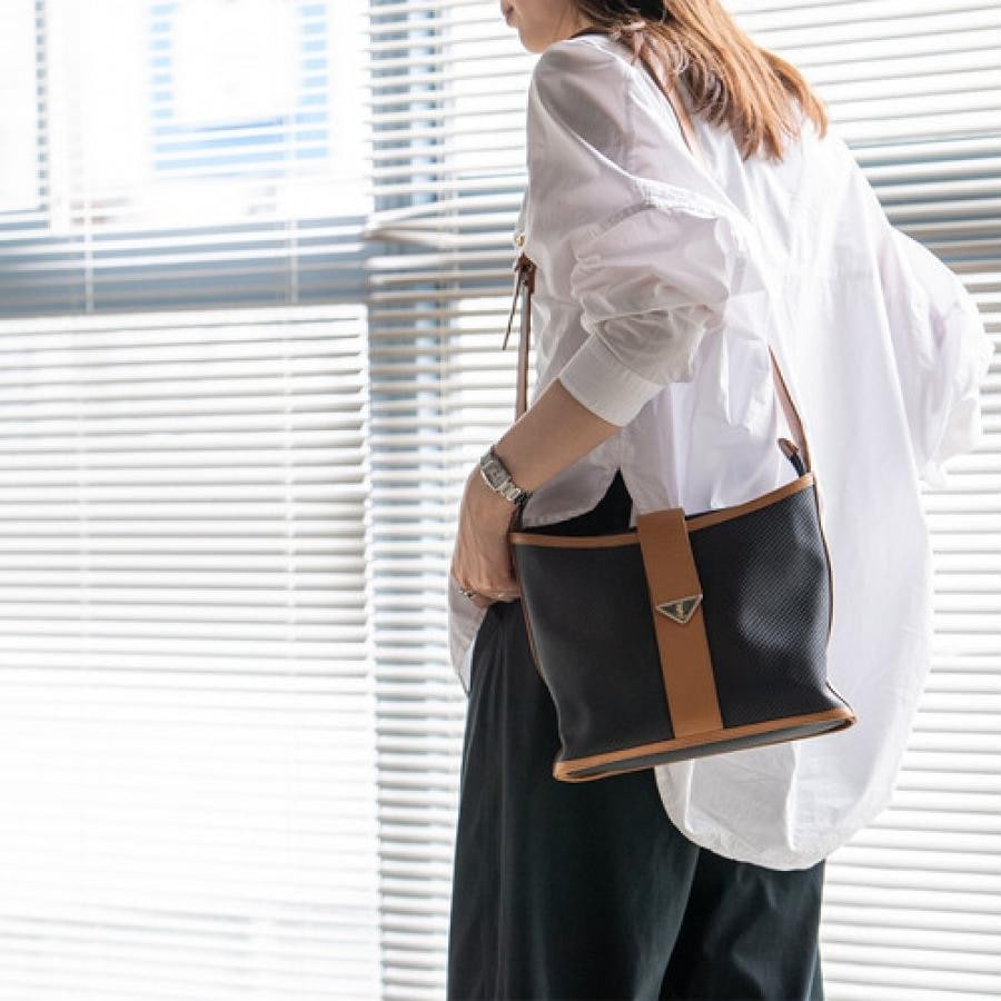 vintage YVES SAINT LAURENT(イヴ・サンローラ）ショルダーバッグ