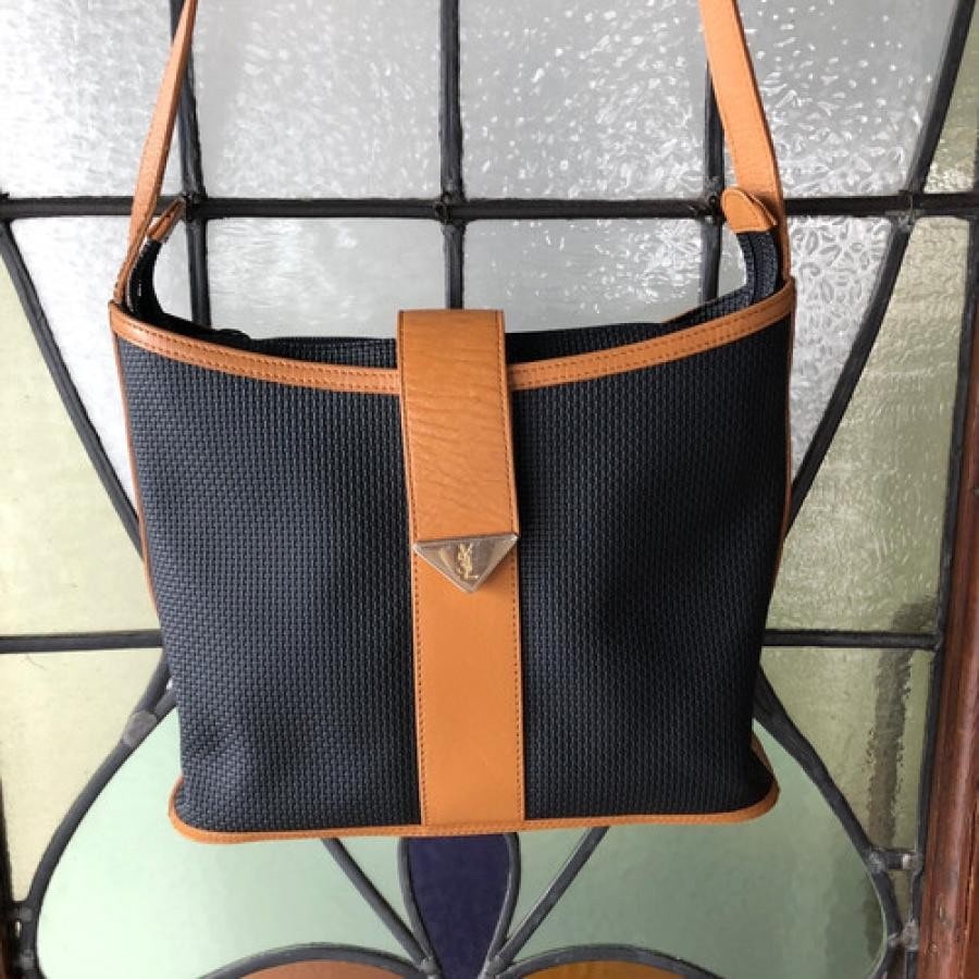 vintage YVES SAINT LAURENT(イヴ・サンローラ）ショルダーバッグ