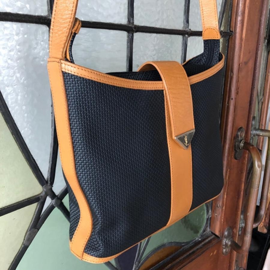 vintage YVES SAINT LAURENT(イヴ・サンローラ）ショルダーバッグ