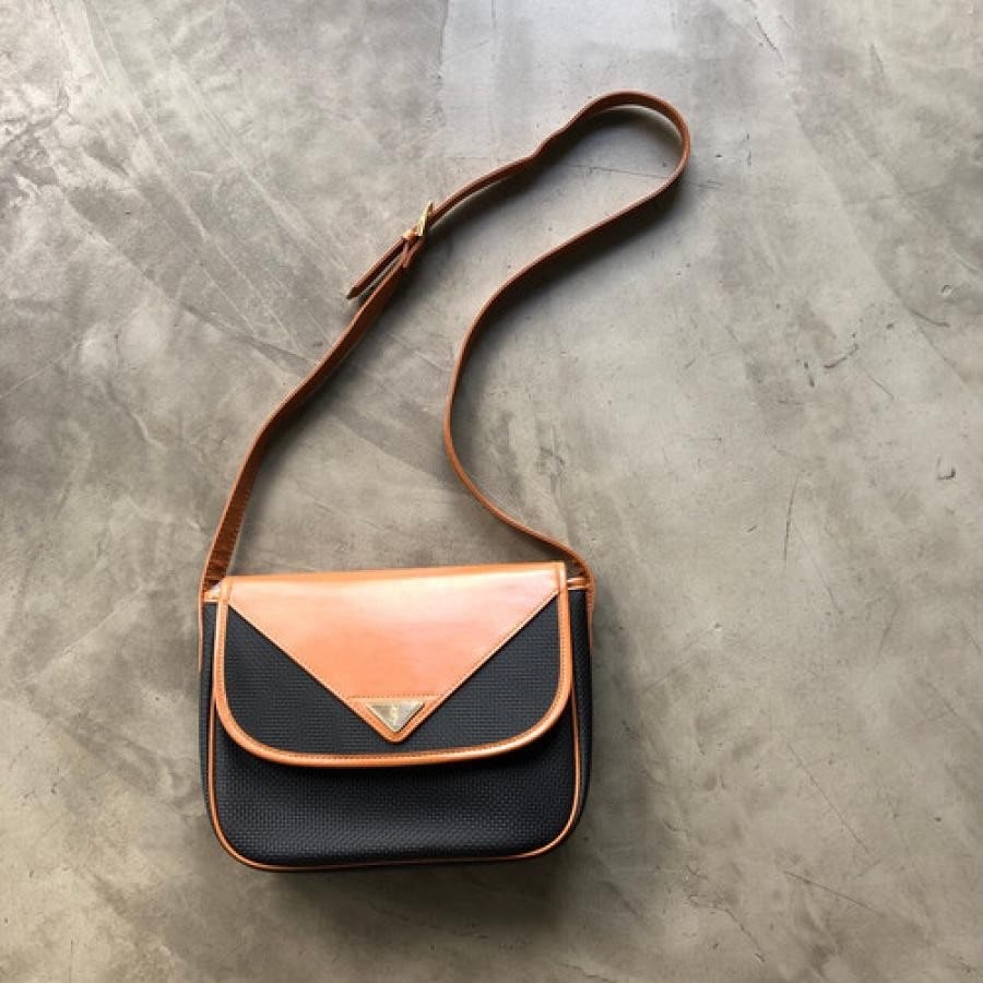 vintage YVES SAINT LAURENT(イヴ・サンローラン)ショルダー vintage YVES SAINT LAURENT(イヴ・サンローラン)ショルダー