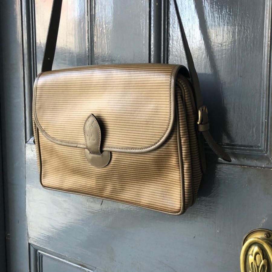 vintage YVES SAINT LAURENT(イヴ・サンローラン）ショルダーバッグ