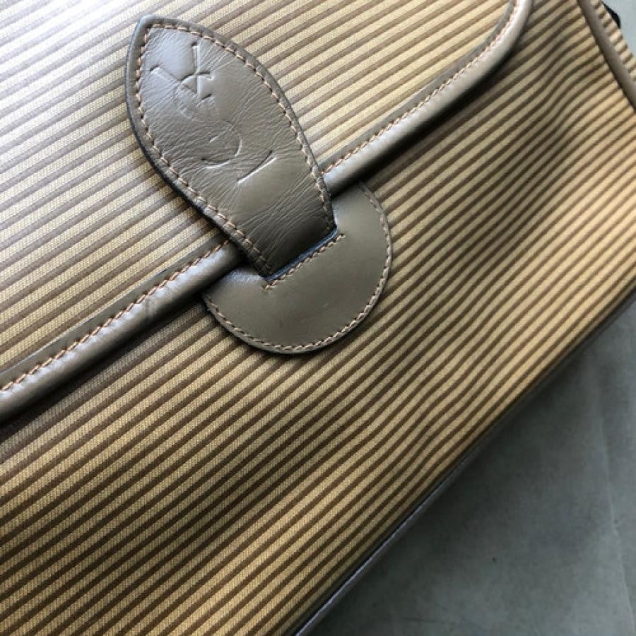 vintage YVES SAINT LAURENT(イヴ・サンローラン）ショルダーバッグ