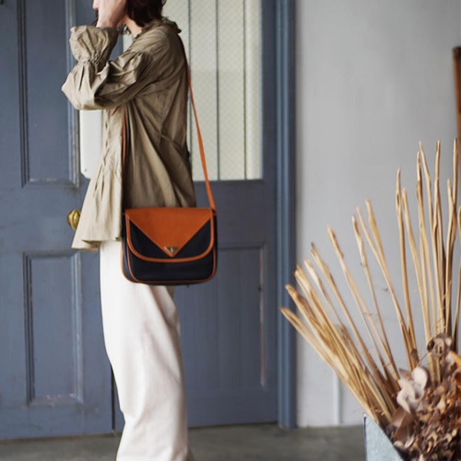 vintage YVES SAINT LAURENT(イヴ・サンローラン）ショルダーバッグ１
